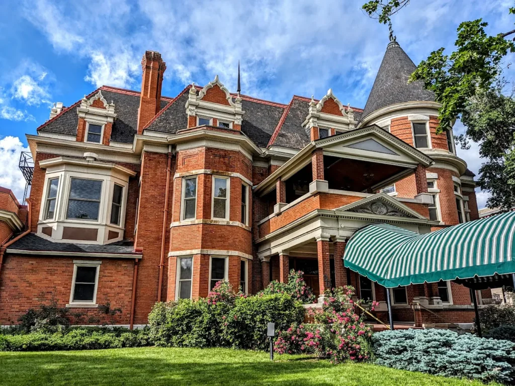 An image of the exterior of the El Paso Club in Colorado Springs